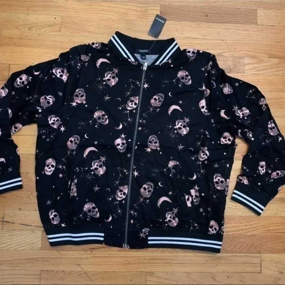 NWT Torrid size 2 Star skull bomber jacket